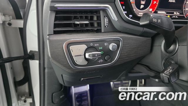 Audi A4 2019 — photo 24