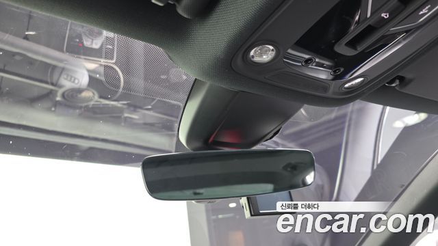 Audi A4 2019 — photo 25