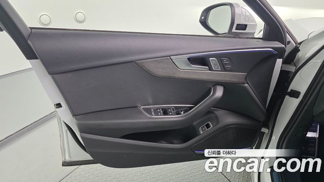Audi A4 2019 — photo 14