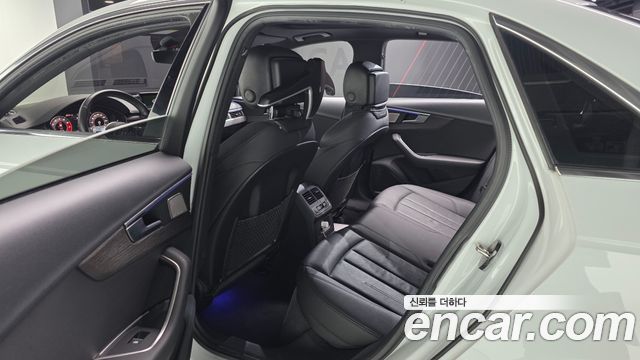 Audi A4 2019 — photo 16