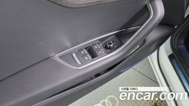Audi A4 2019 — photo 30