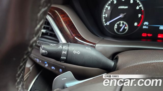 Genesis EQ900 2018 — photo 30