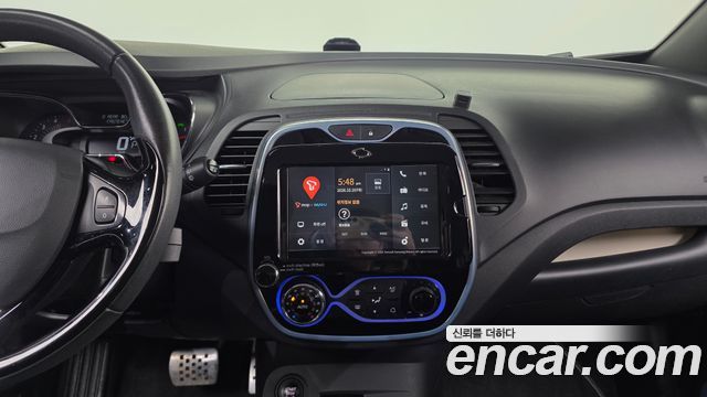 Renault Korea QM3 2017 — photo 20