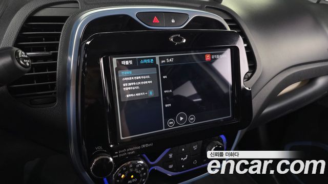 Renault Korea QM3 2017 — photo 22
