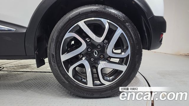 Renault Korea QM3 2017 — photo 7