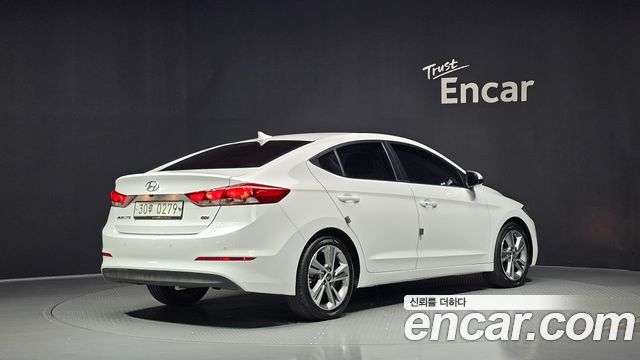 Hyundai AVANTE 2017 — photo 2