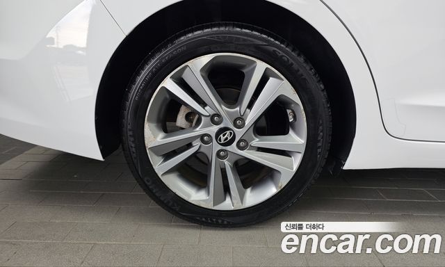 Hyundai AVANTE 2017 — photo 5