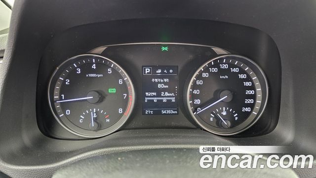 Hyundai AVANTE 2017 — photo 11