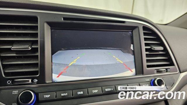 Hyundai AVANTE 2017 — photo 20