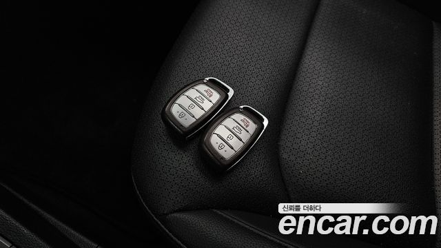 Hyundai AVANTE 2017 — photo 21
