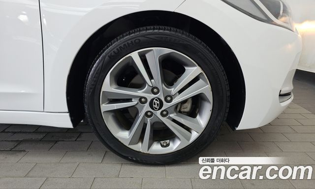 Hyundai AVANTE 2017 — photo 7