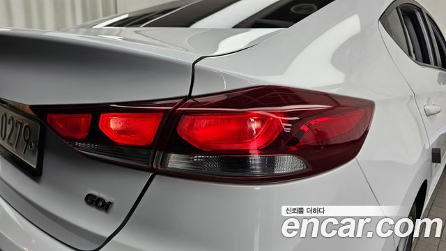 Hyundai AVANTE 2017 — photo 9