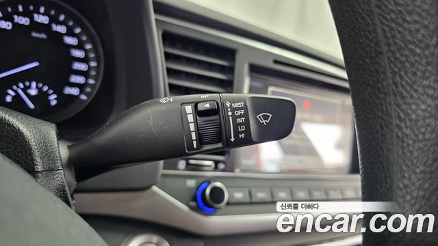 Hyundai AVANTE 2017 — photo 27