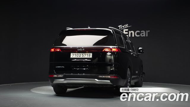 Kia Canival 2022 — photo 4