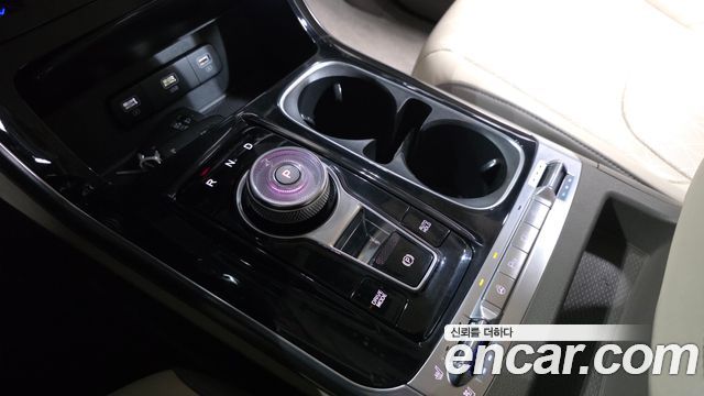 Kia Canival 2022 — photo 12