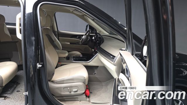 Kia Canival 2022 — photo 17