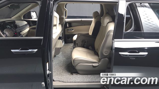 Kia Canival 2022 — photo 18