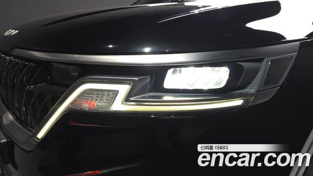 Kia Canival 2022 — photo 8