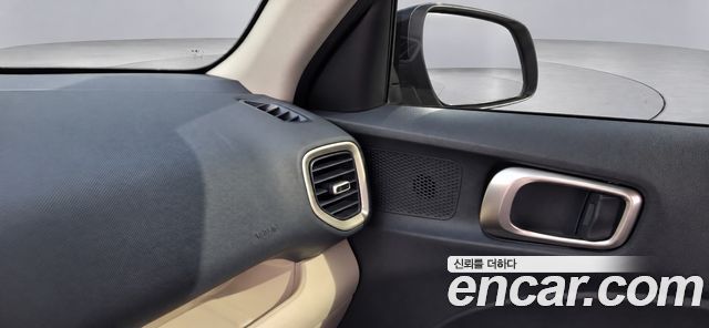 Hyundai Venue 2022 — photo 11