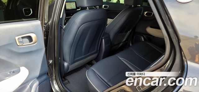 Hyundai Venue 2022 — photo 17