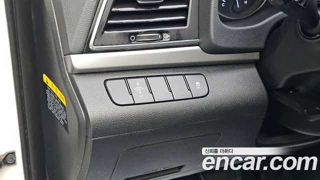Hyundai AVANTE 2016 — photo 14