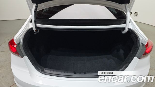 Hyundai AVANTE 2016 — photo 20