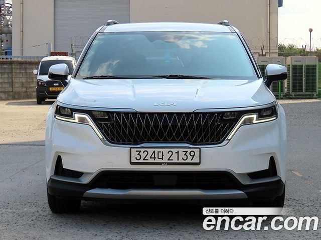 Kia Canival 2023 — photo 1