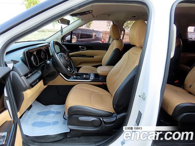 Kia Canival 2023 — photo 5