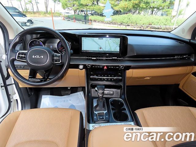Kia Canival 2023 — photo 8