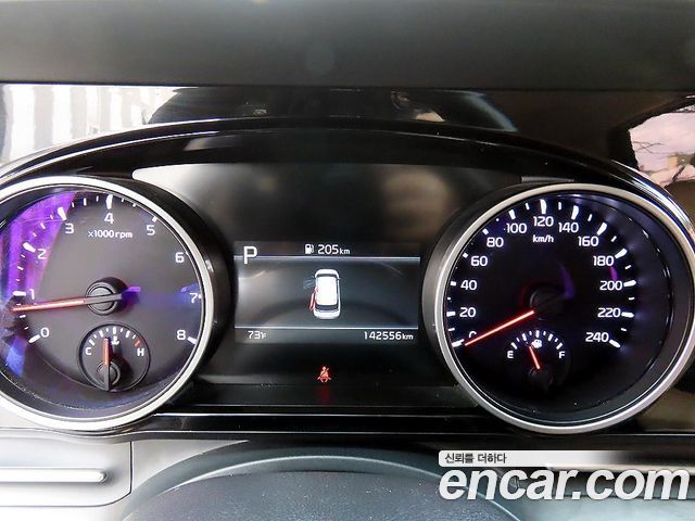 Kia Canival 2023 — photo 10