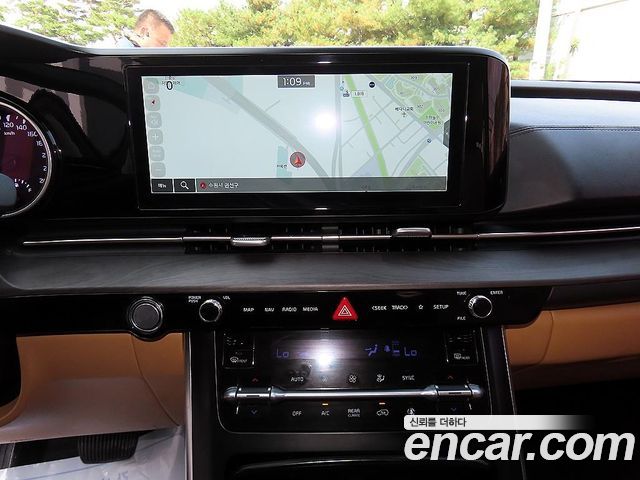 Kia Canival 2023 — photo 14