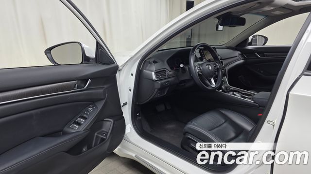Honda Accord 2018 — photo 13