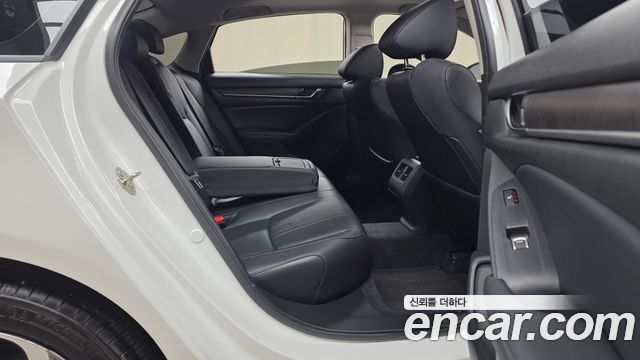 Honda Accord 2018 — photo 17