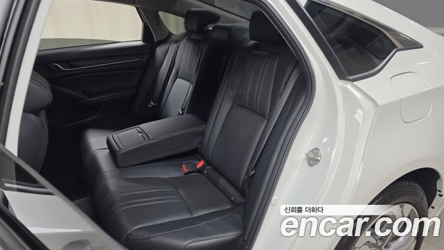 Honda Accord 2018 — photo 18