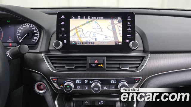 Honda Accord 2018 — photo 19