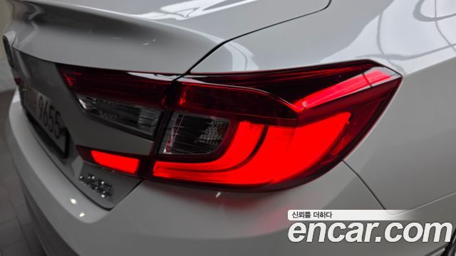 Honda Accord 2018 — photo 9