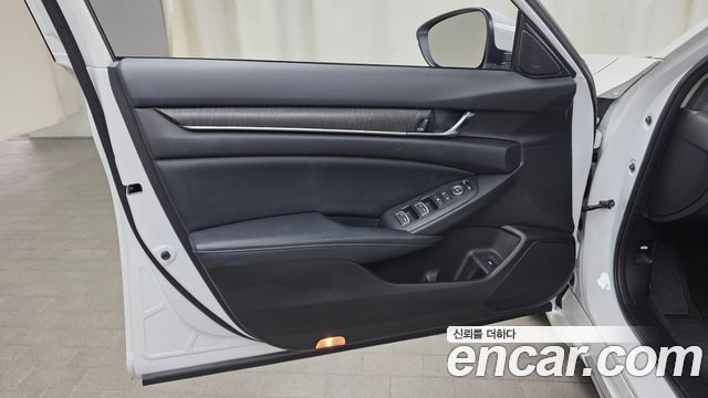 Honda Accord 2018 — photo 14