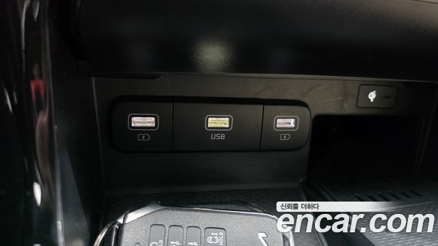 Kia Canival 2022 — photo 19