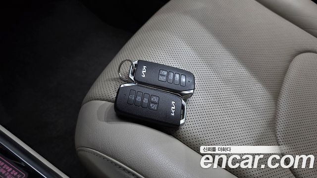 Kia Canival 2022 — photo 24