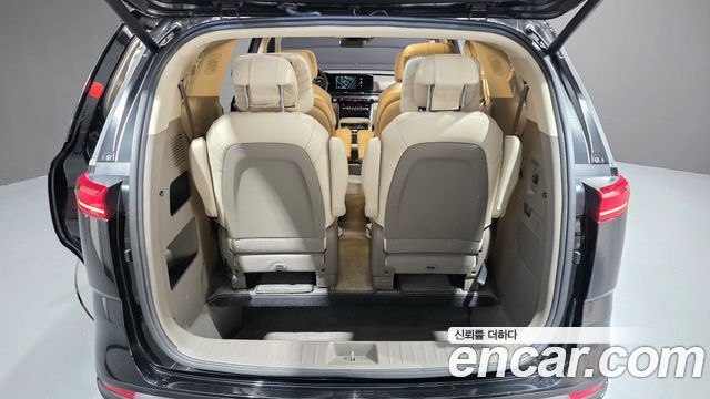 Kia Canival 2022 — photo 28