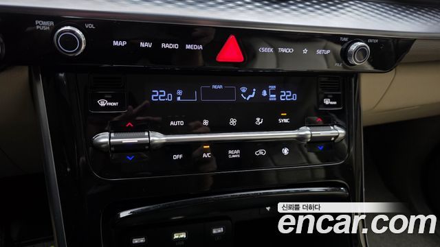 Kia Canival 2022 — photo 36