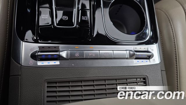 Kia Canival 2022 — photo 38