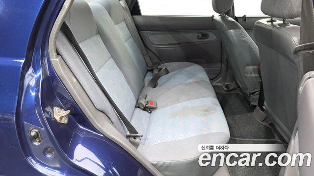 Kia Avella 1996 — photo 18