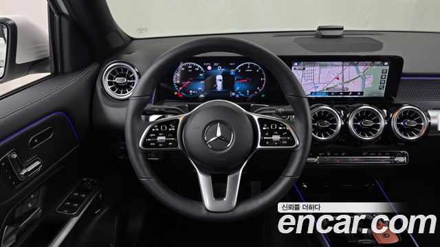 Mercedes-Benz GLB-Class 2023 — photo 19