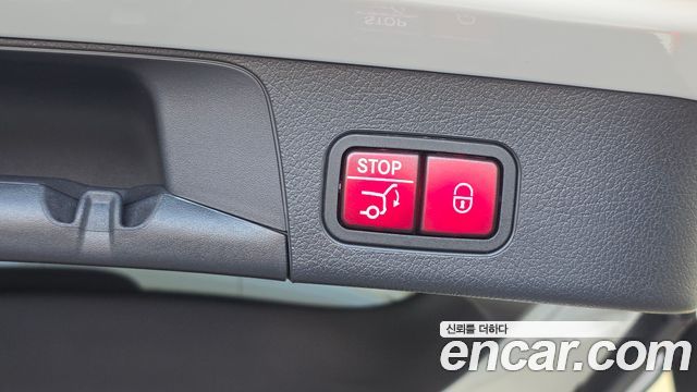 Mercedes-Benz GLB-Class 2023 — photo 16