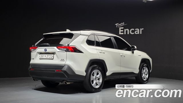 Toyota RAV4 2019 — photo 2