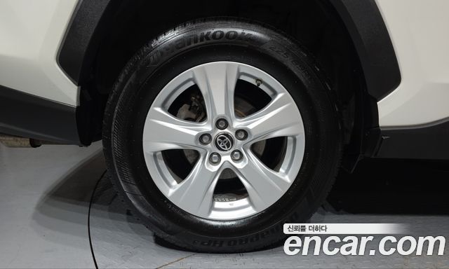 Toyota RAV4 2019 — photo 5