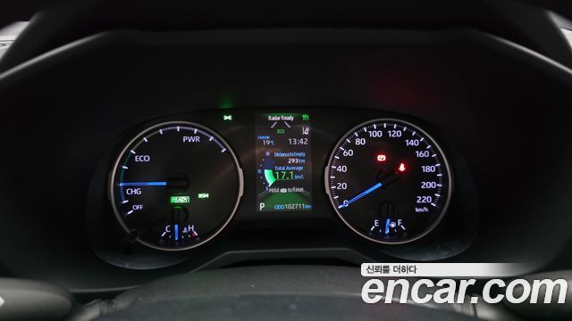 Toyota RAV4 2019 — photo 11