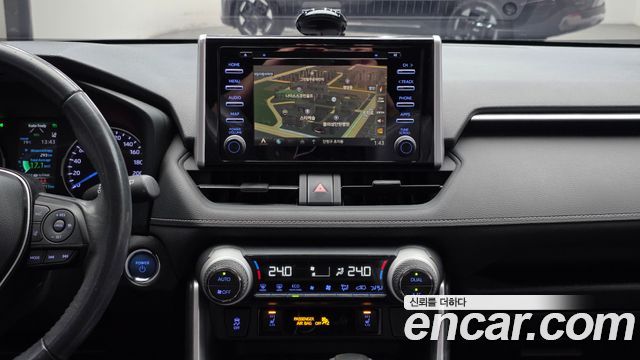 Toyota RAV4 2019 — photo 20