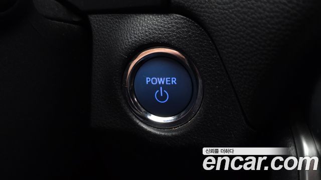Toyota RAV4 2019 — photo 26